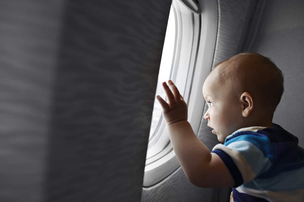 Bébé dans l'avion