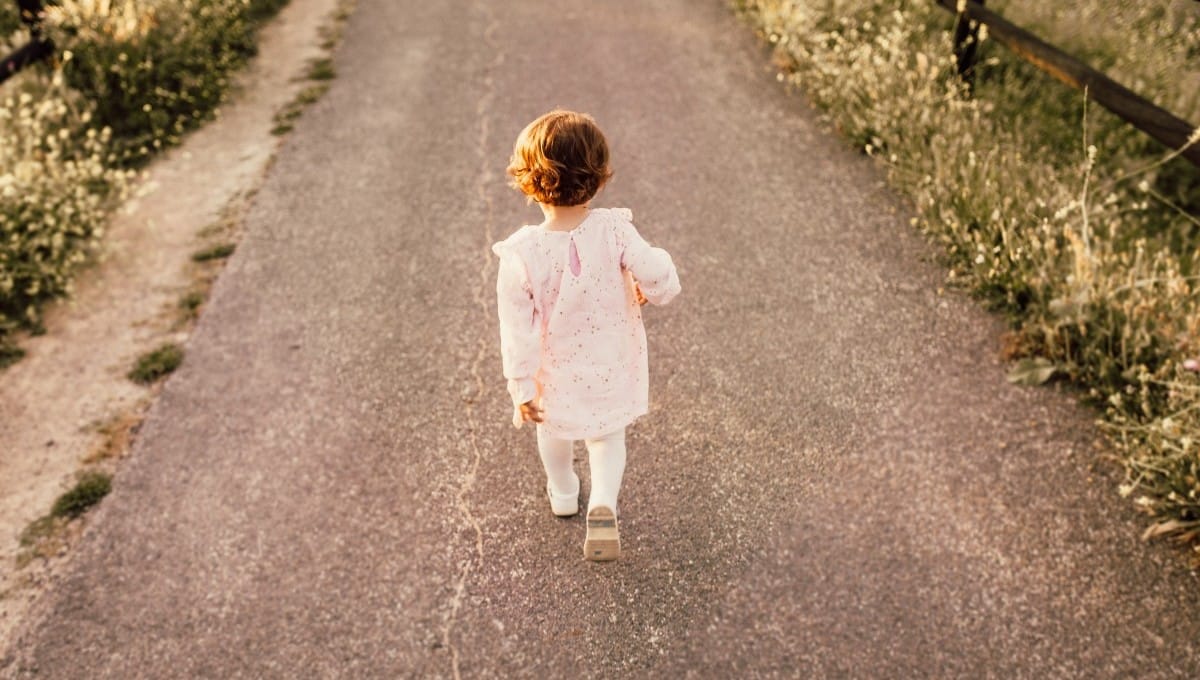 l’apprentissage de la marche chez un bébé