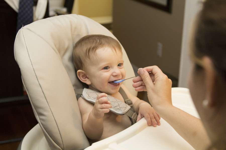 pourquoi utiliser un plateau repas de bebe