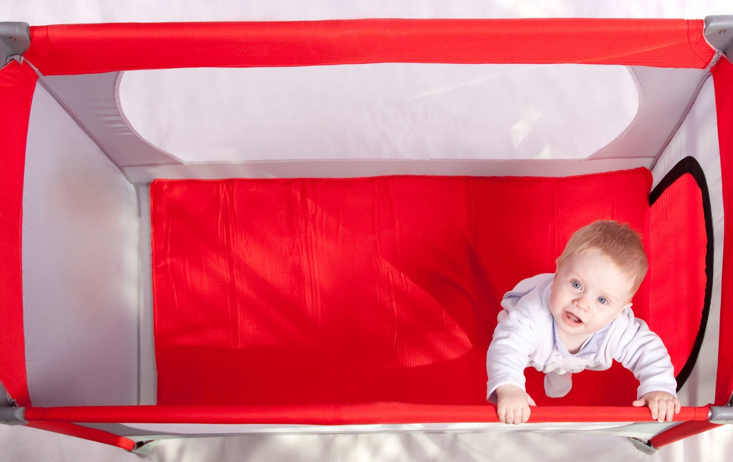 Bien choisir le lit parapluie de votre bébé