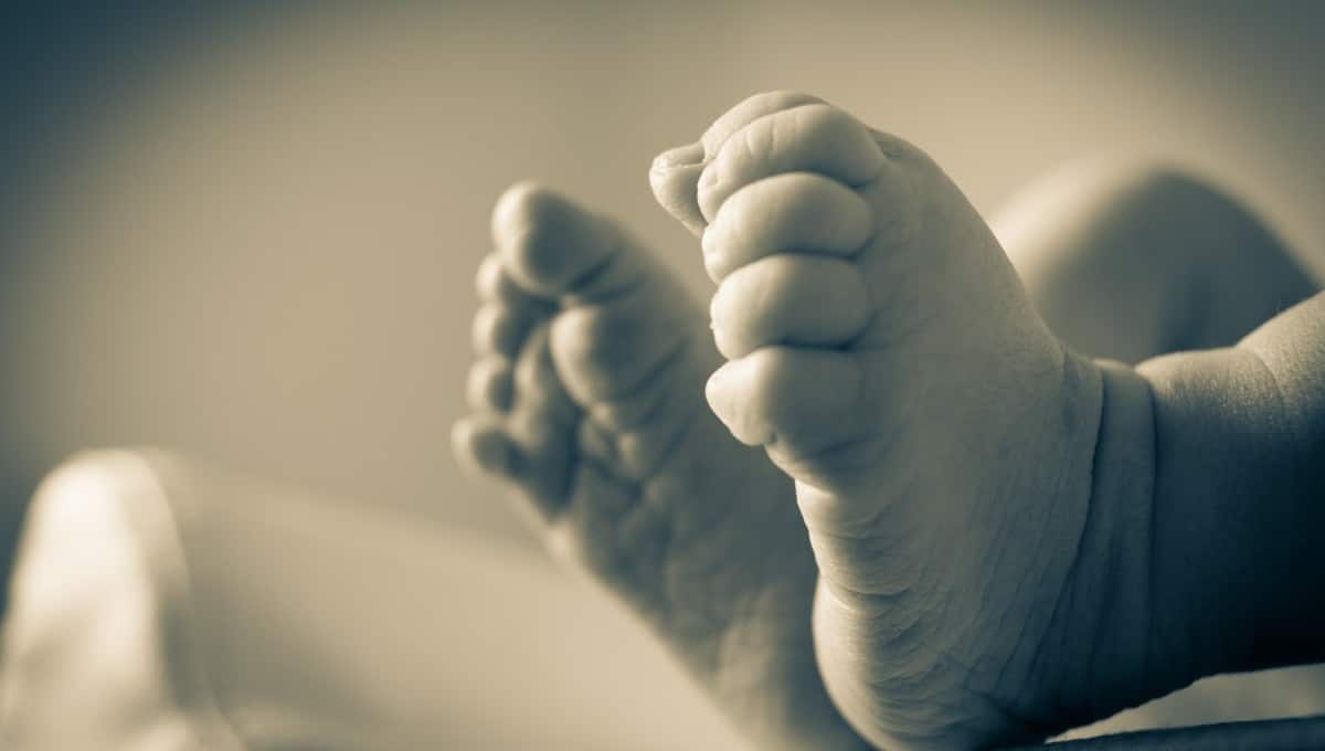 Carte annonce grossesse la famille pieds bébé