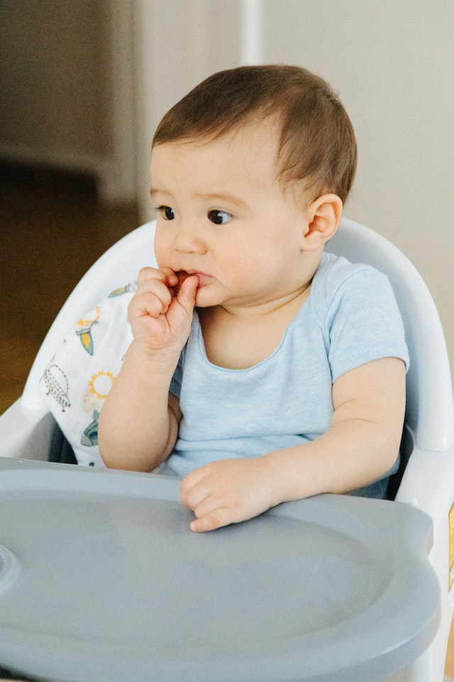 Comment choisir un verre à paille pour bébé ?